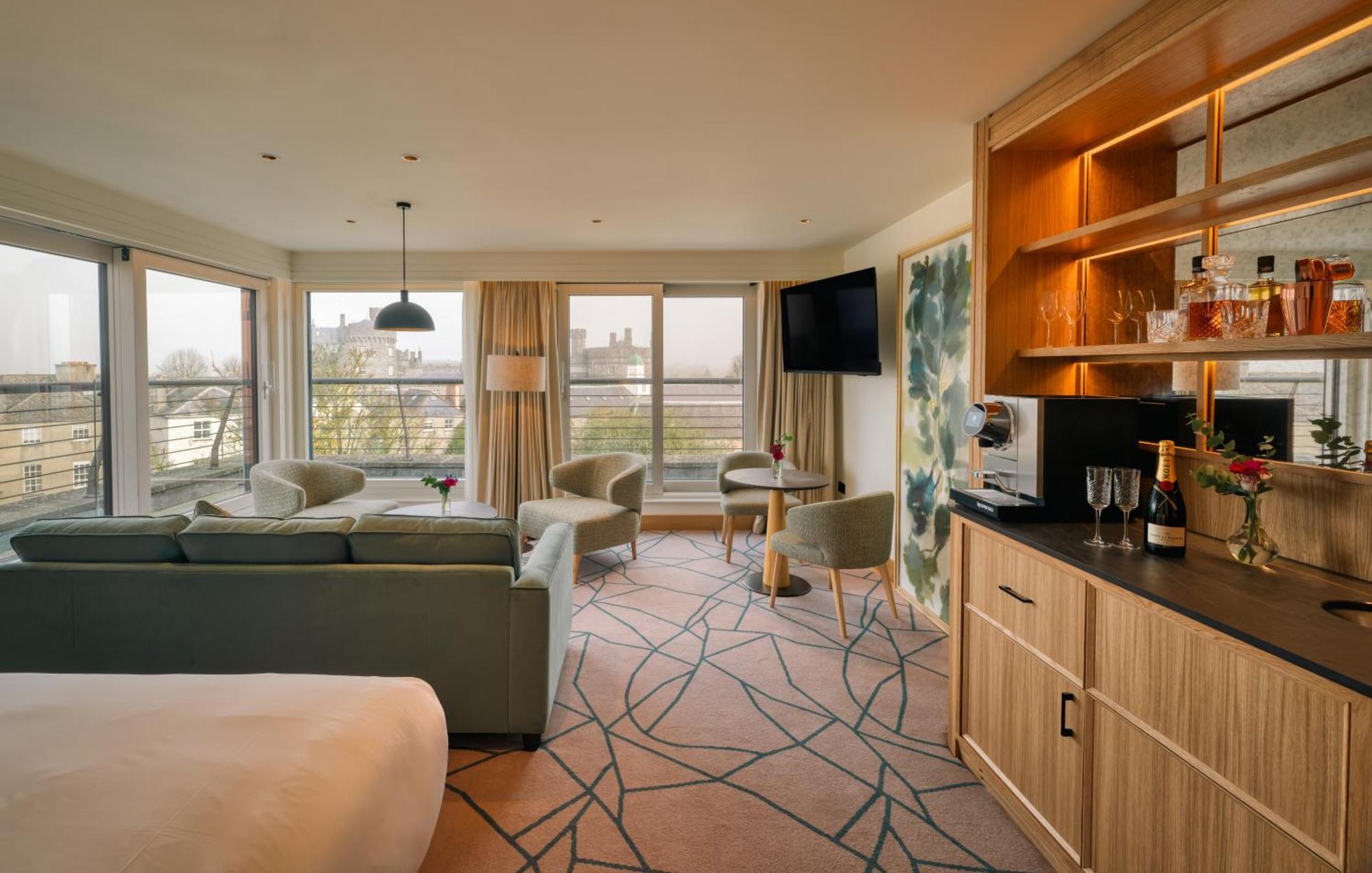 Kilkenny Pembroke Hotel Ngoại thất bức ảnh